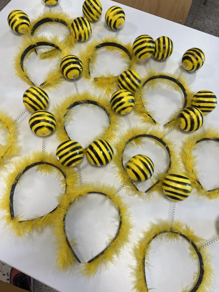 DIADEEM BIJ MET VOELSPRIETEN