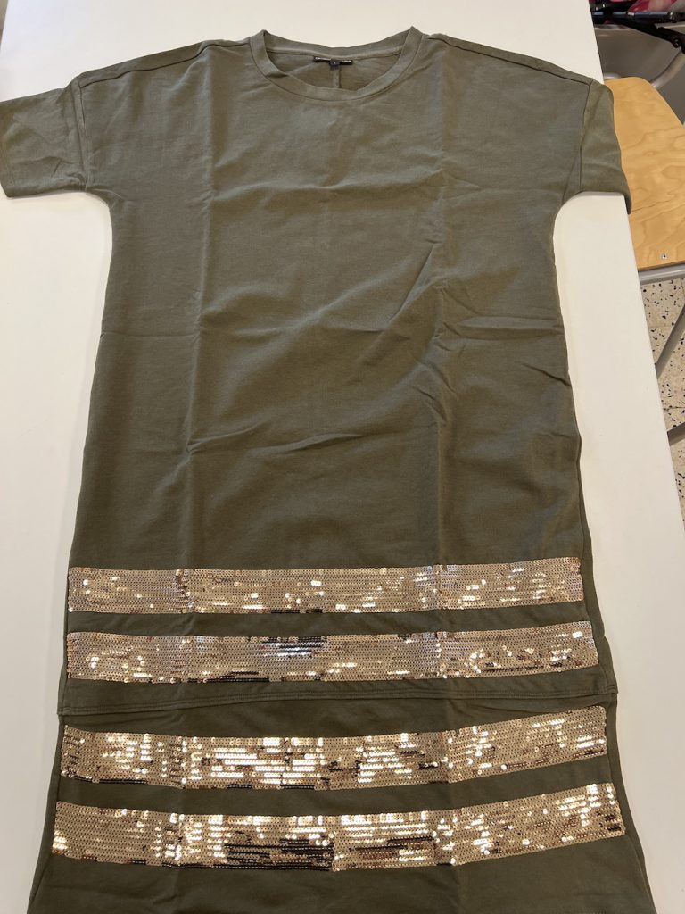 GROENE JURK MET GOUD