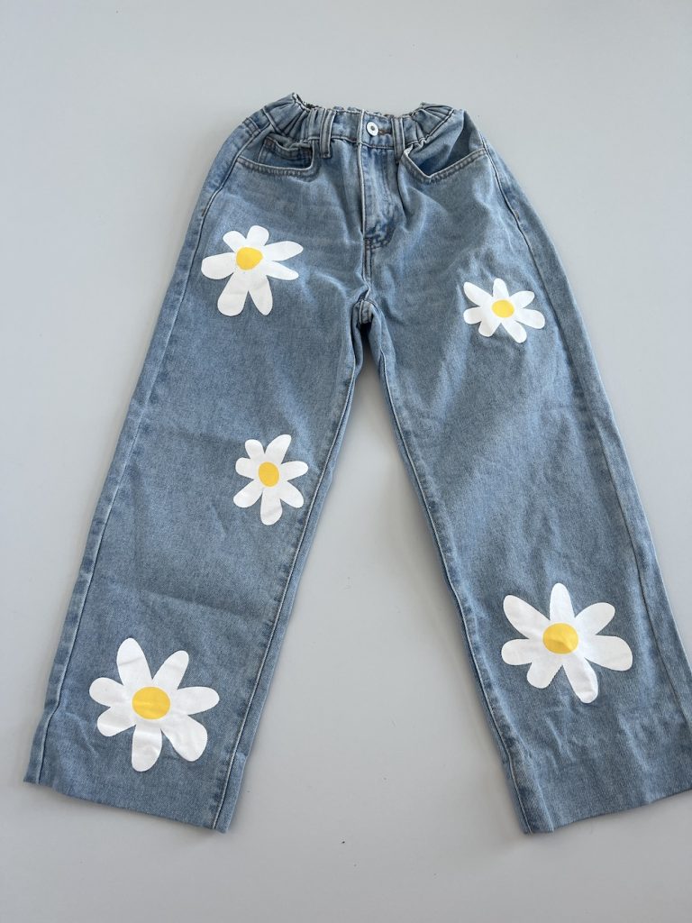 JEANSBROEK MET BLOEMEN