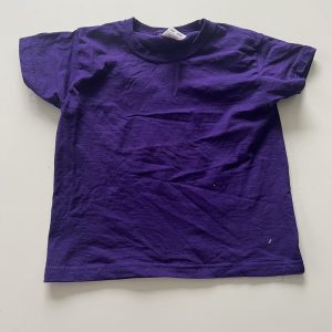 PAARSE T-SHIRTS OM OP TE SPELDEN