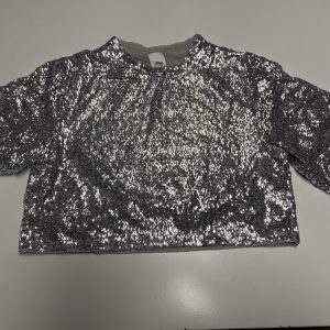 GRIJZE CROPTOP MET GLITTER